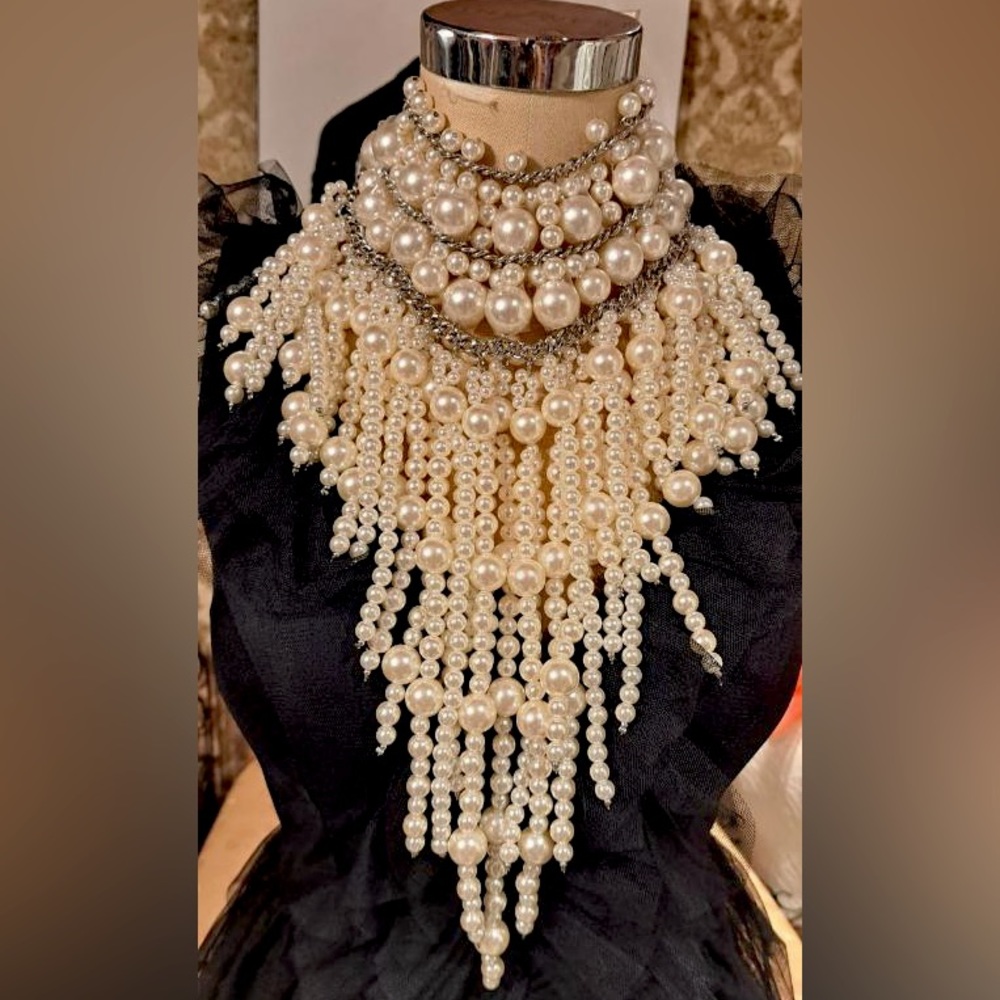 pearl beaded draping choker necklace.